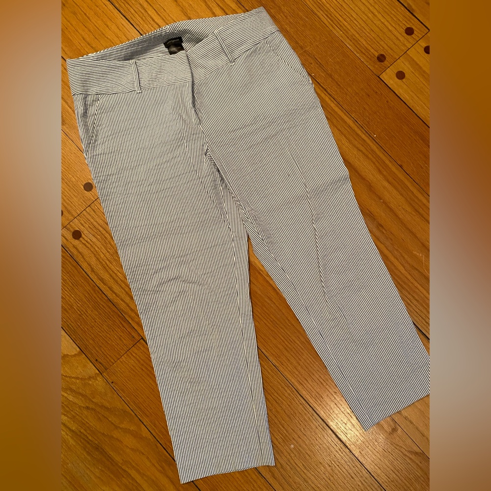 Ann Taylor Sear Sucker Cropped Skinny pants